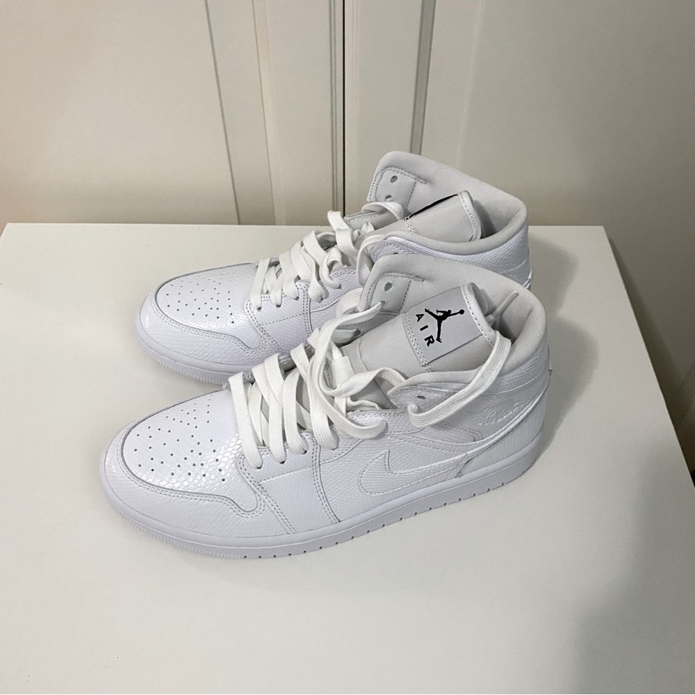 Jordan Air Jordan 1 Mid Sneaker Women